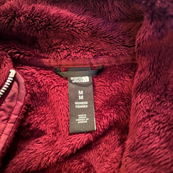 Burgundy Size medium North Face zip up fleece - Picture 4 of 4